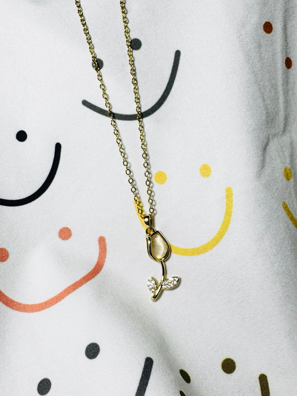 Collar de tulipan
