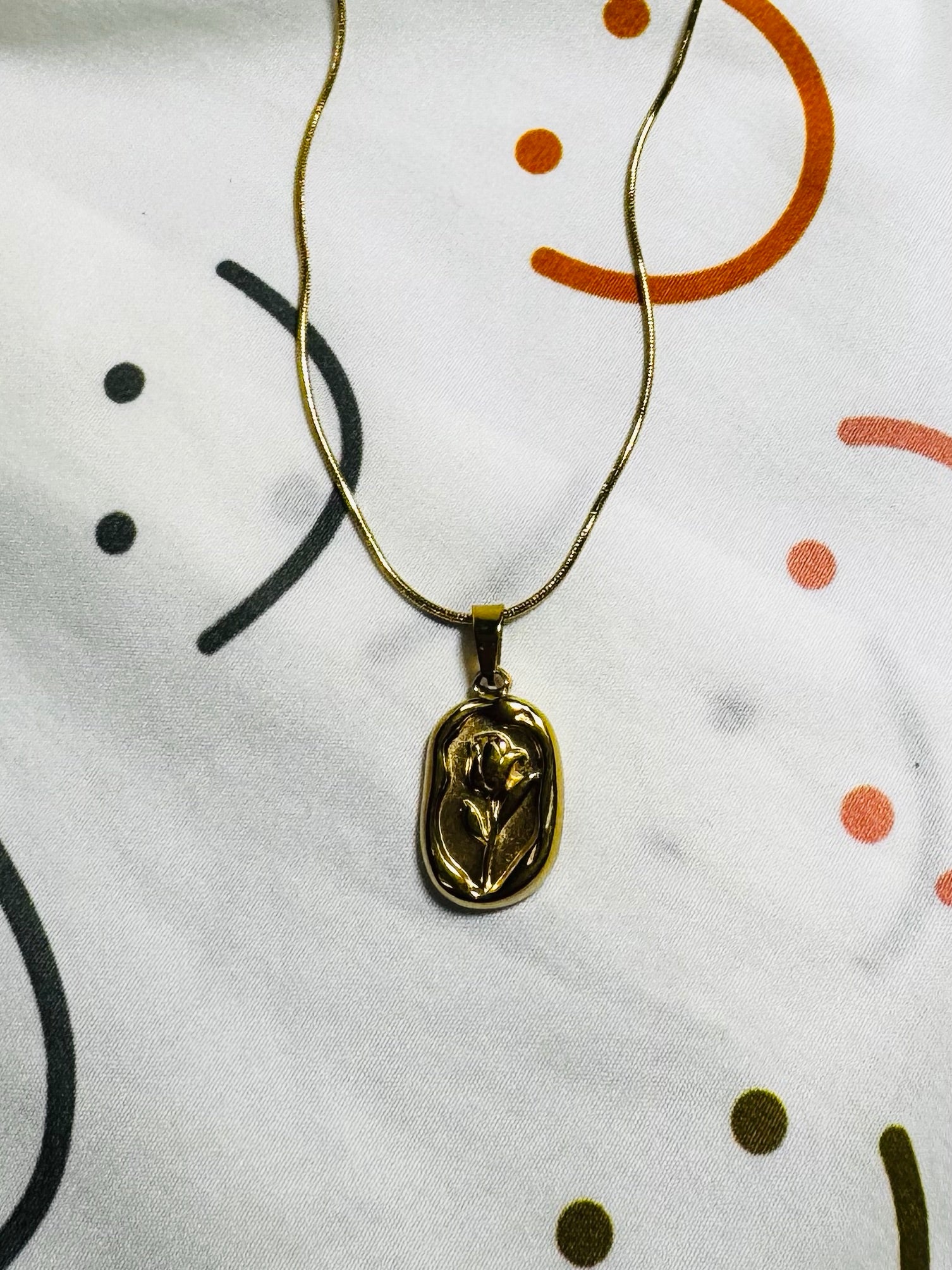 Collar de rosa